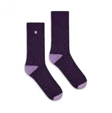 Kolorowe skarpetki - Fioletowe skarpetki w kropki