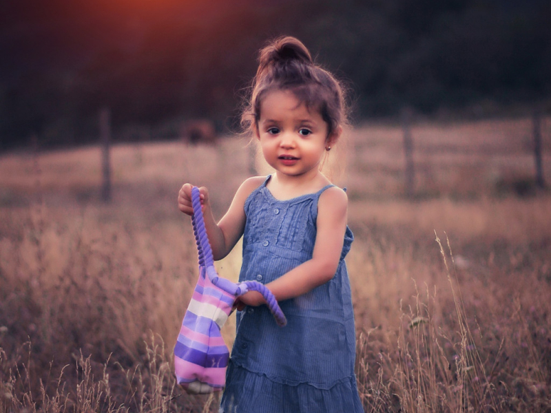 Kolorowe skarpetki dla dzieci – co podarować maluchom?