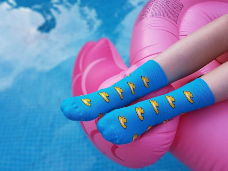 Śmieszne skarpetki kolorowe na prima aprilis