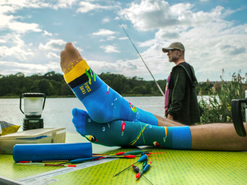 Świętuj dzień bez komputera. Zobacz "analogowe" skarpetki retro!