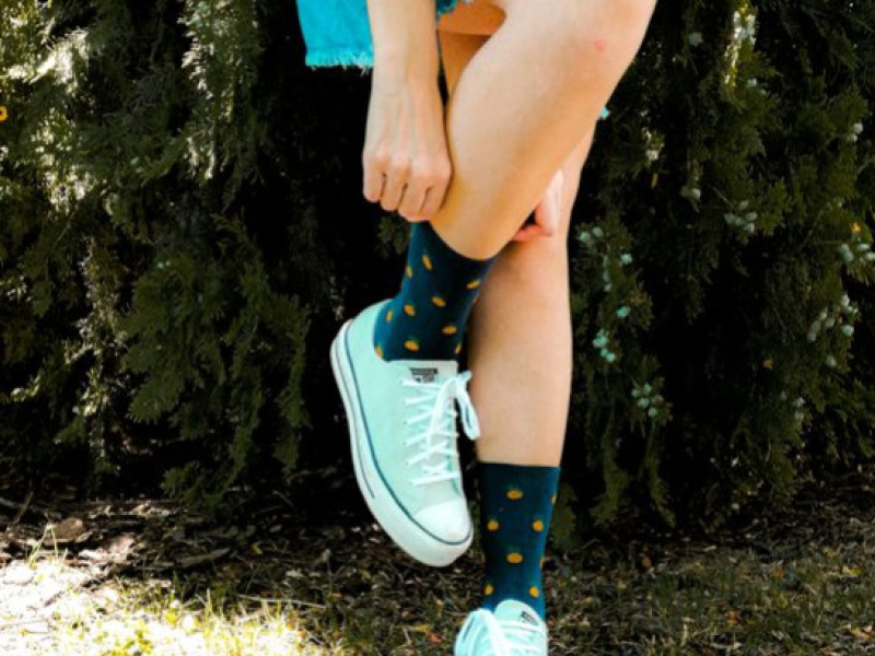 Modne kolorowe skarpetki na powrót do szkoły