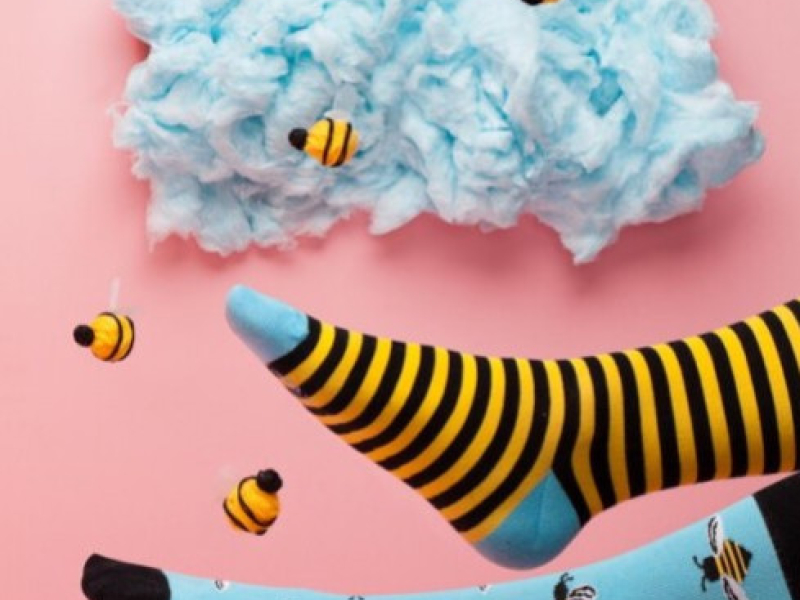 5 powodów, dla których powinieneś nosić kolorowe skarpetki