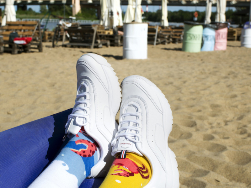 Kolorowe skarpetki na wiosnę – które wybrać?