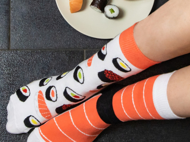 Kolorowe skarpetki dla miłośników Azji