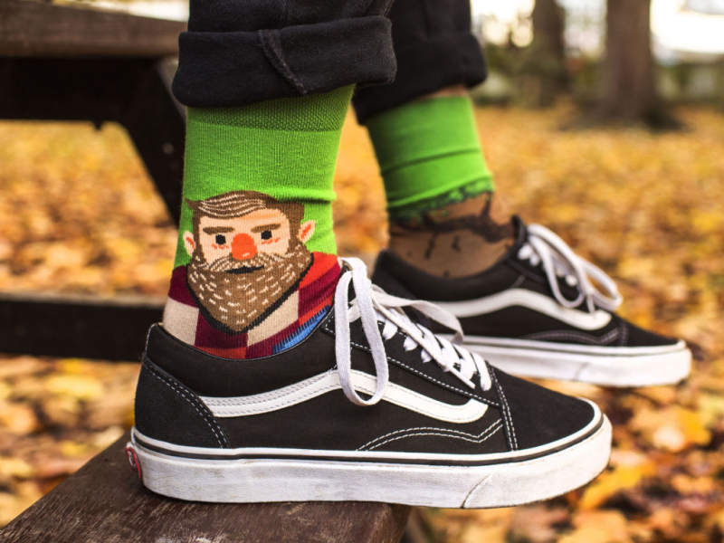 Kolorowe skarpetki w przestrzeni miejskiej. Zajrzeliśmy ludziom pod nogawki!